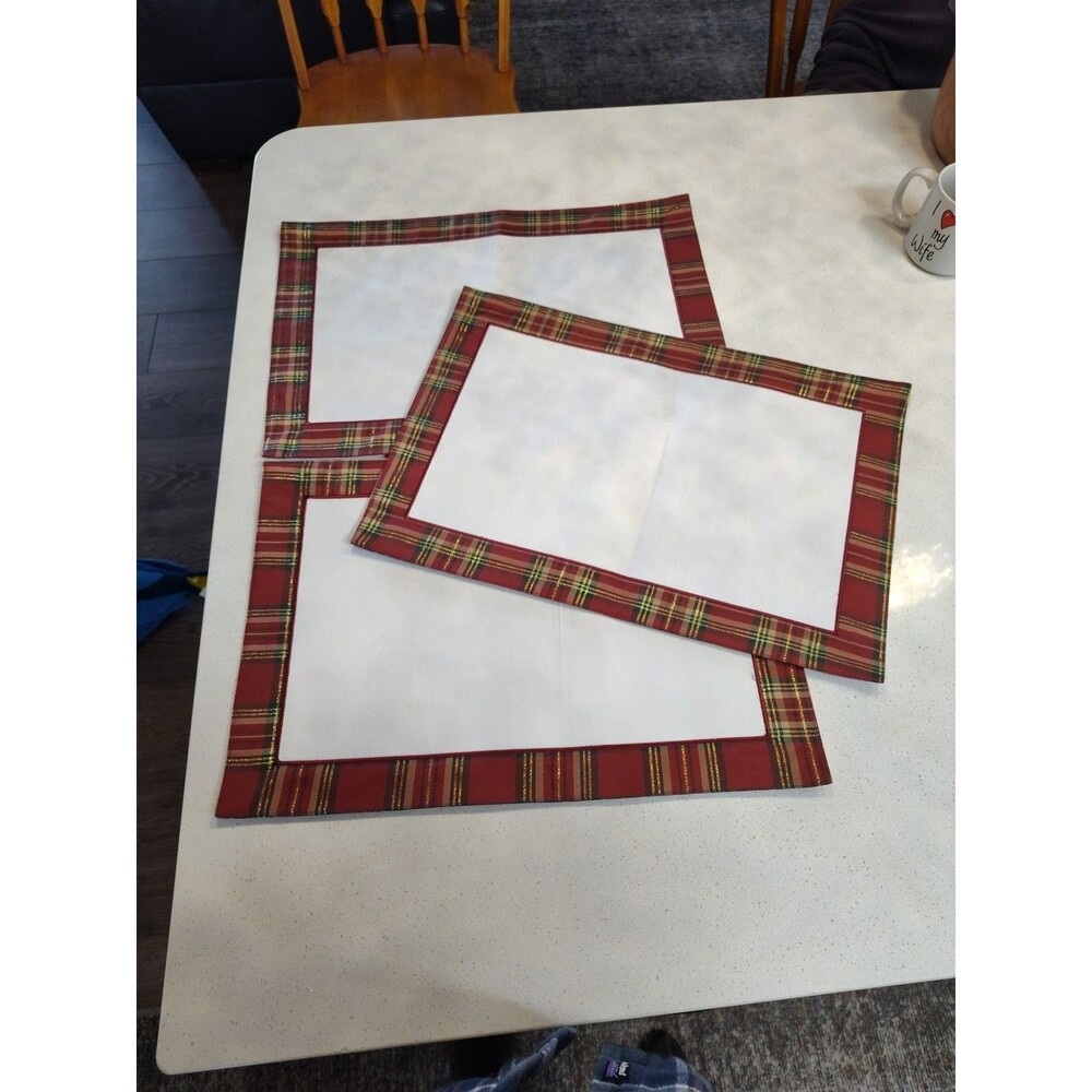 Waterford Linen Red Gold Plaid Border white center 3 Christmas Holiday Placemats